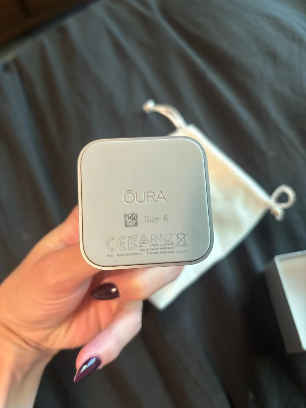 Oura Silver Magnetic Wireless Charger Stand